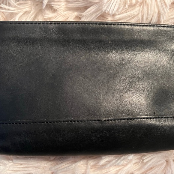 Chic Black Leather Makeup Bag - Picture 2 of 4